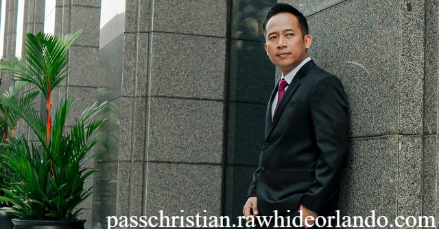 Biografi Deny Cagur: Dari Lawak ke Dunia Politik